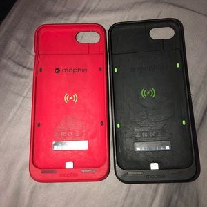 2 Mophie iPhone 7 charging cases